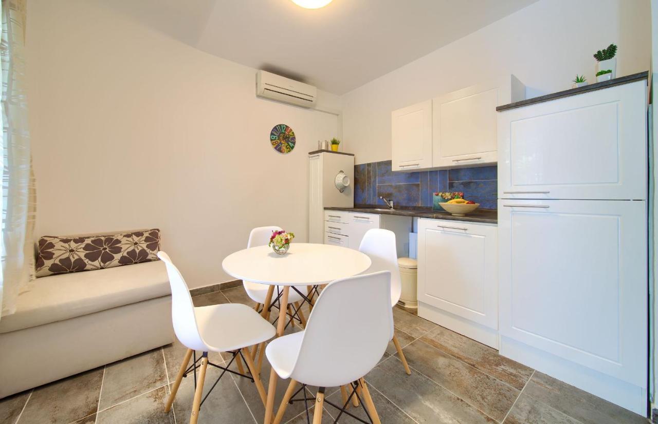 Apartments Dubravka 克尔克 外观 照片
